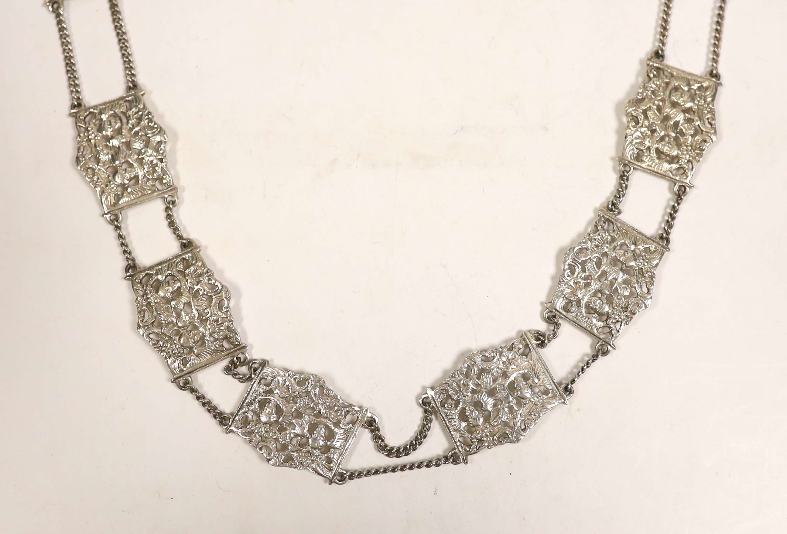 An Edwardian silver nurses belt, Grey & Co, Chester, 1908, 85.2cm.